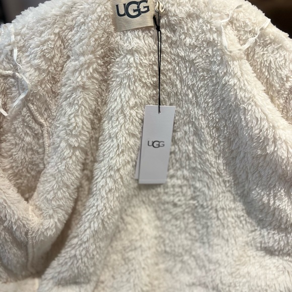 UGG Bathrobe-Never worn! - Picture 3 of 4